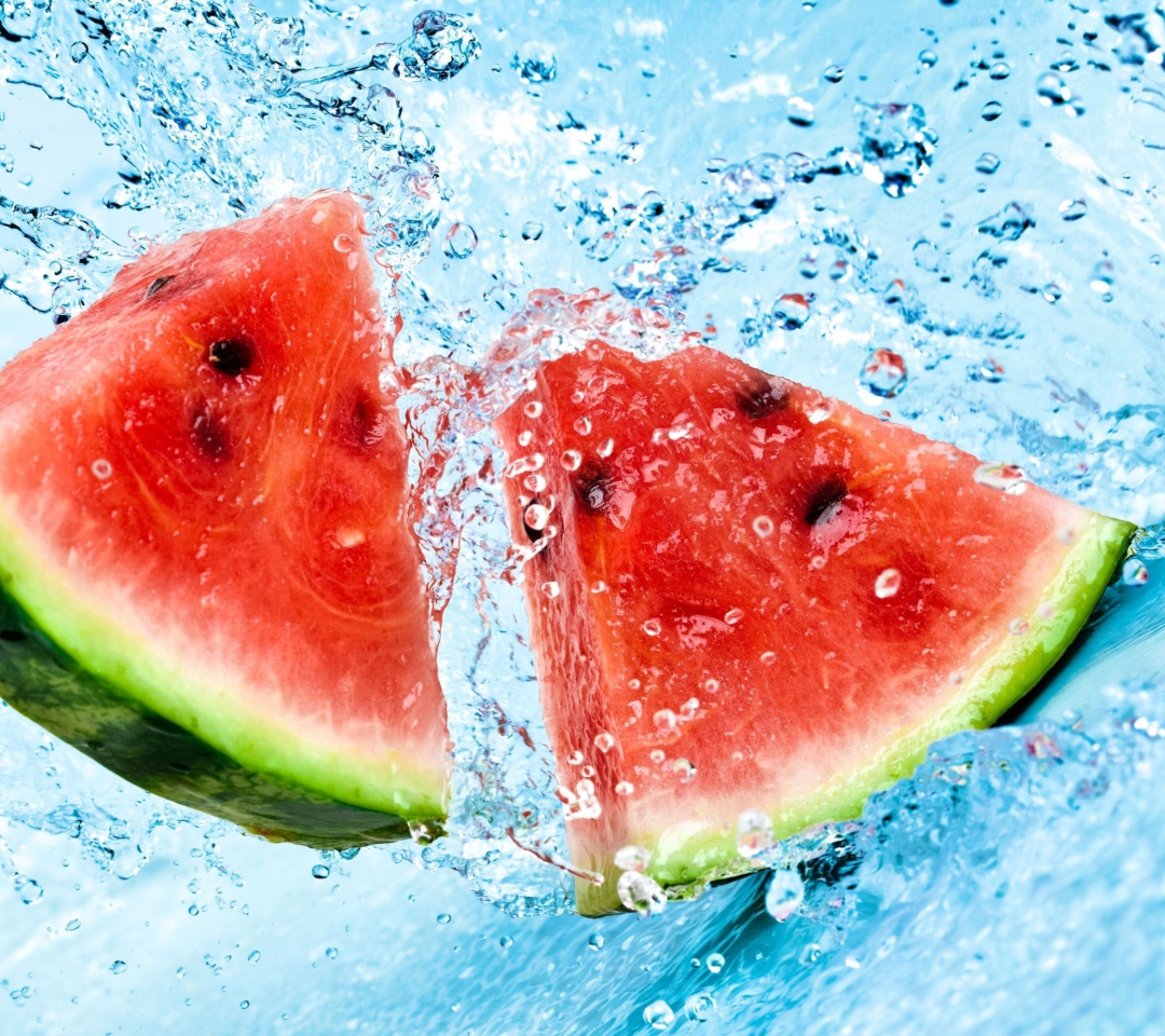 Sfondi Watermelon In Water 1080x960