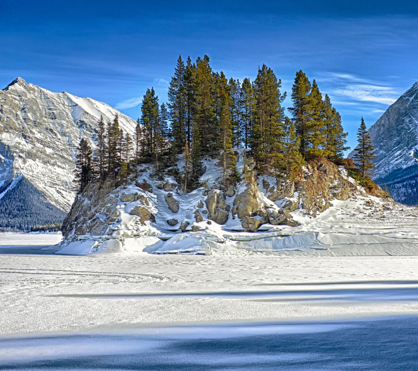 Fondo de pantalla Warm snowy weather in mountains 1440x1280