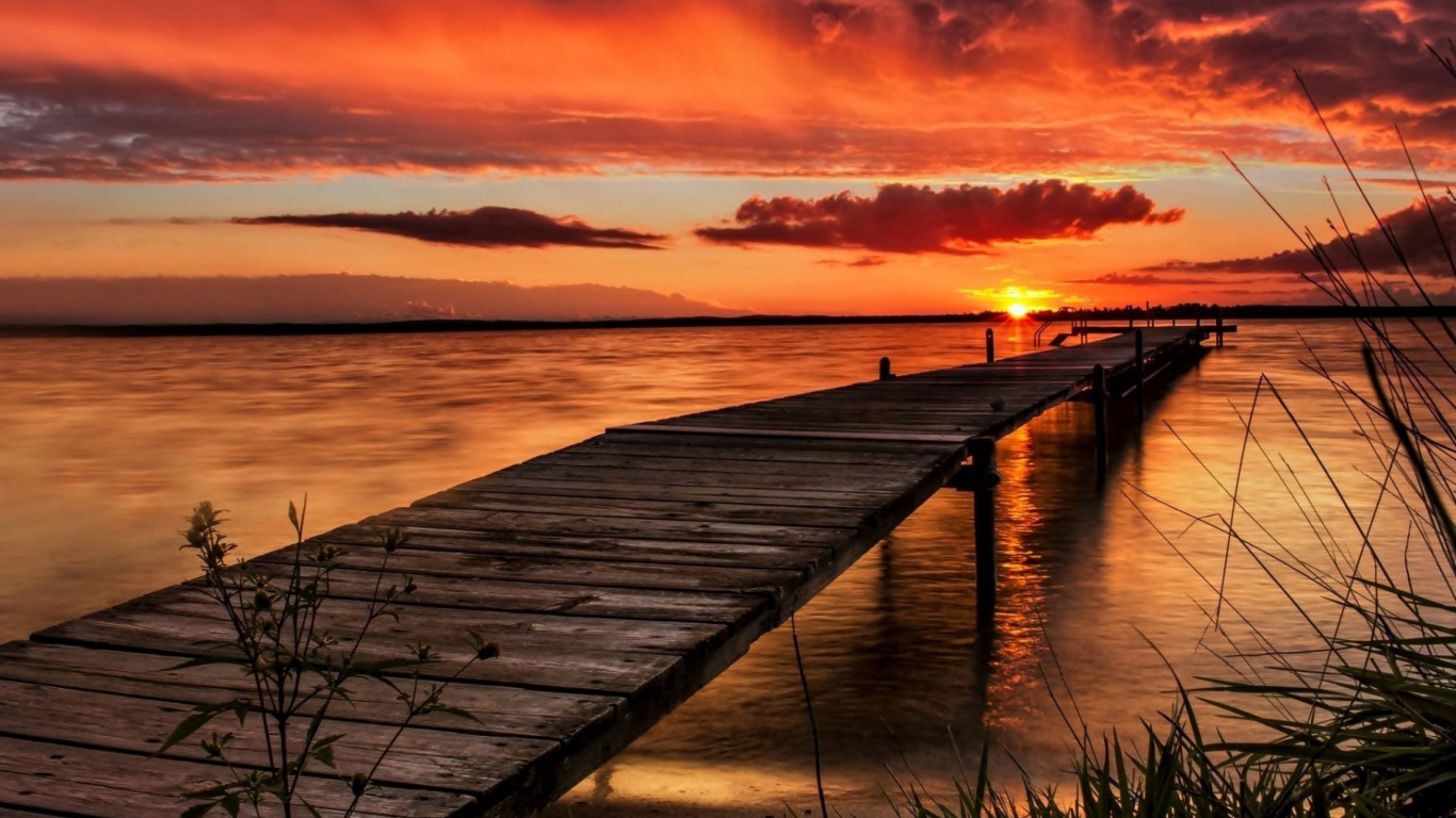 Stunning Sunset in Sweden wallpaper 1366x768