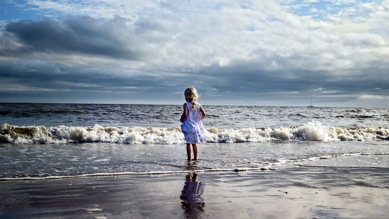 Little Child And Ocean screenshot #1 1280x720