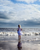 Little Child And Ocean screenshot #1 128x160