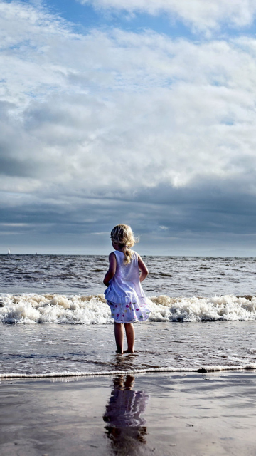 Little Child And Ocean screenshot #1 360x640