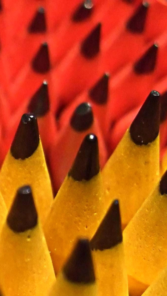 Обои Colored Pencil Set 640x1136