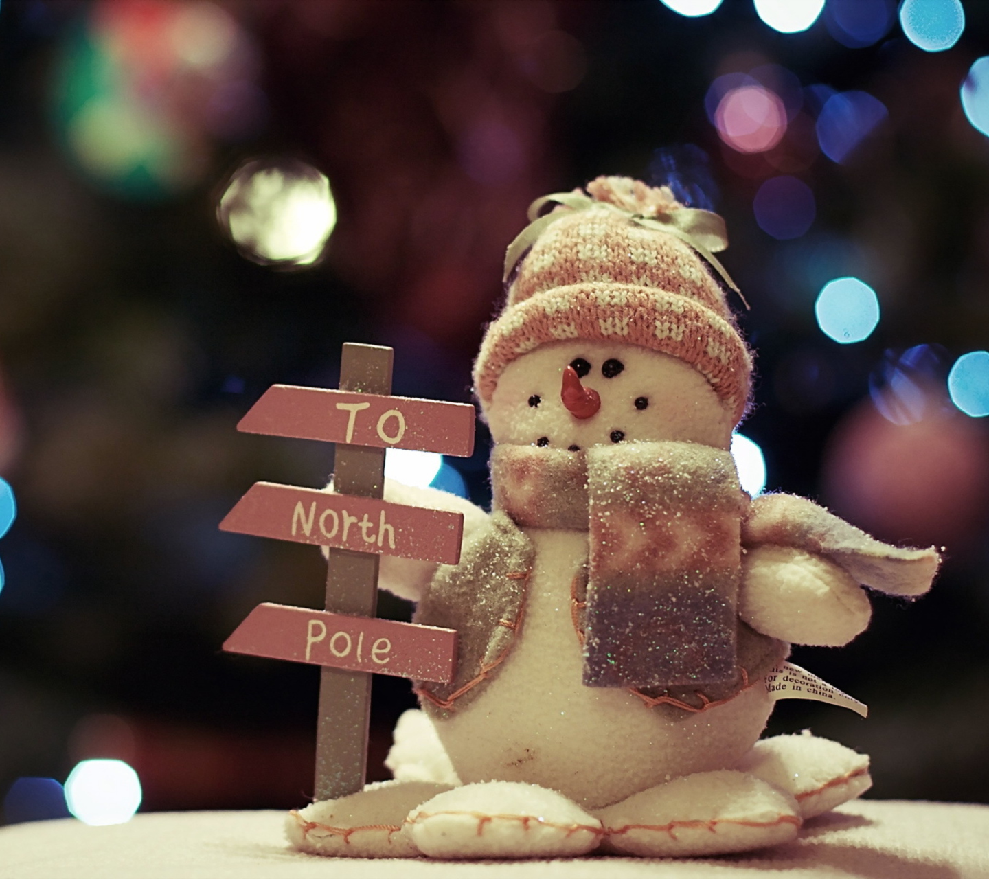 Обои Holiday Snowman 1440x1280