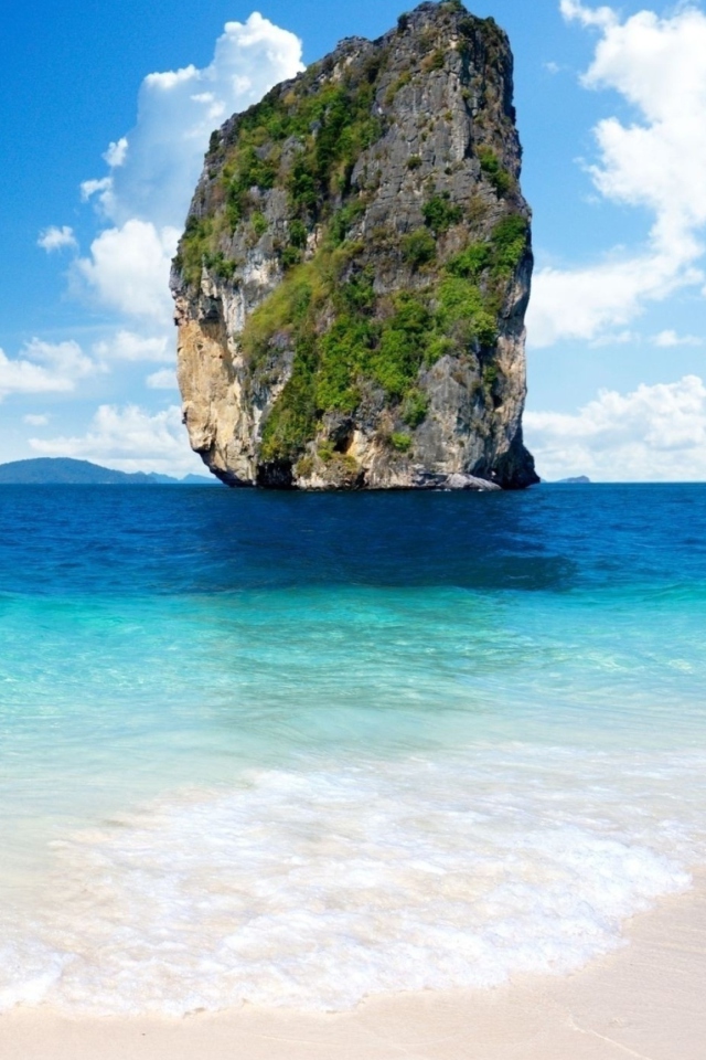 Fondo de pantalla Rock In Ocean 640x960