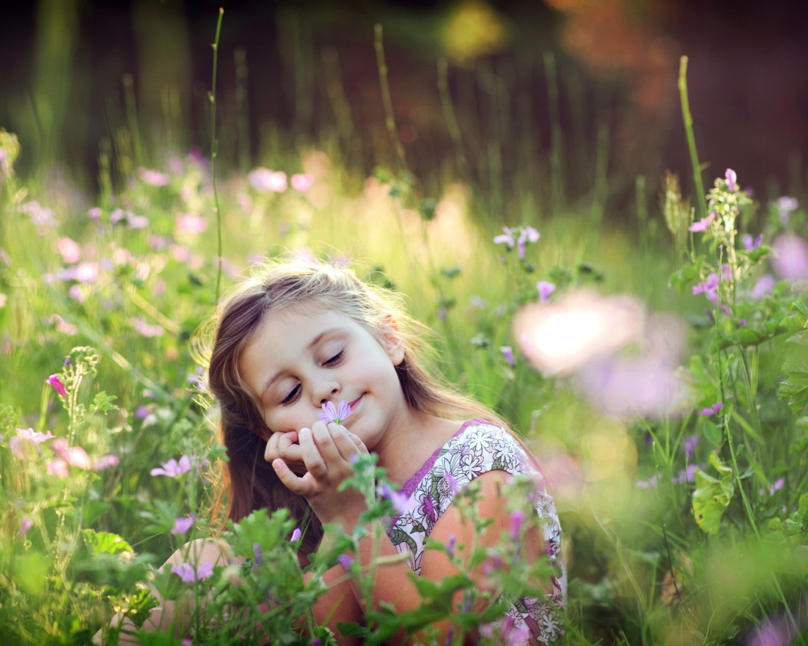 Little Girl Enjoying Nature wallpaper 1600x1280
