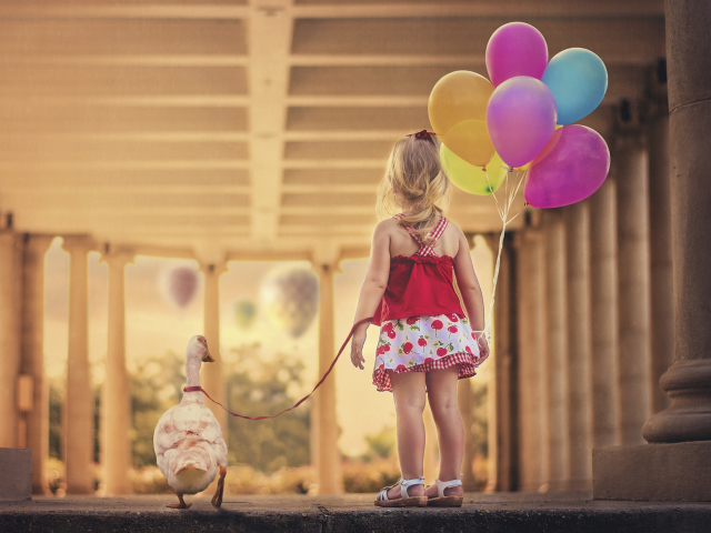 Обои Little Girl With Colorful Balloons 640x480