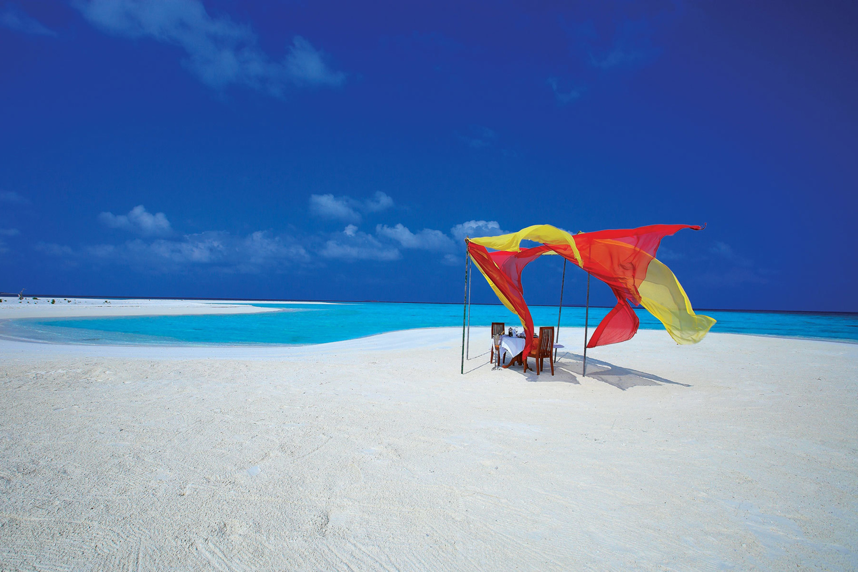 Fondo de pantalla White Harp Beach Hotel, Hulhumale, Maldives 2880x1920