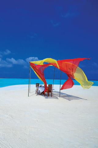 White Harp Beach Hotel, Hulhumale, Maldives screenshot #1 320x480