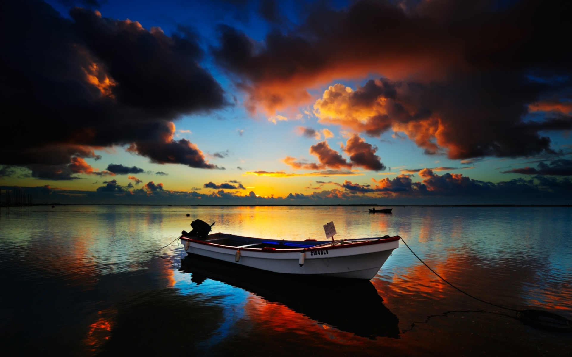Das Boat In Sea At Sunset Wallpaper 1920x1200