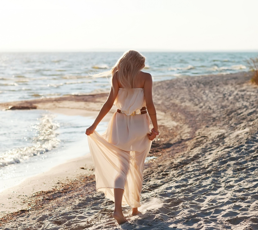 Обои Girl In White Dress On Beach 1080x960