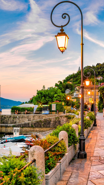 Обои Cannobio Town on Lake Maggiore 360x640