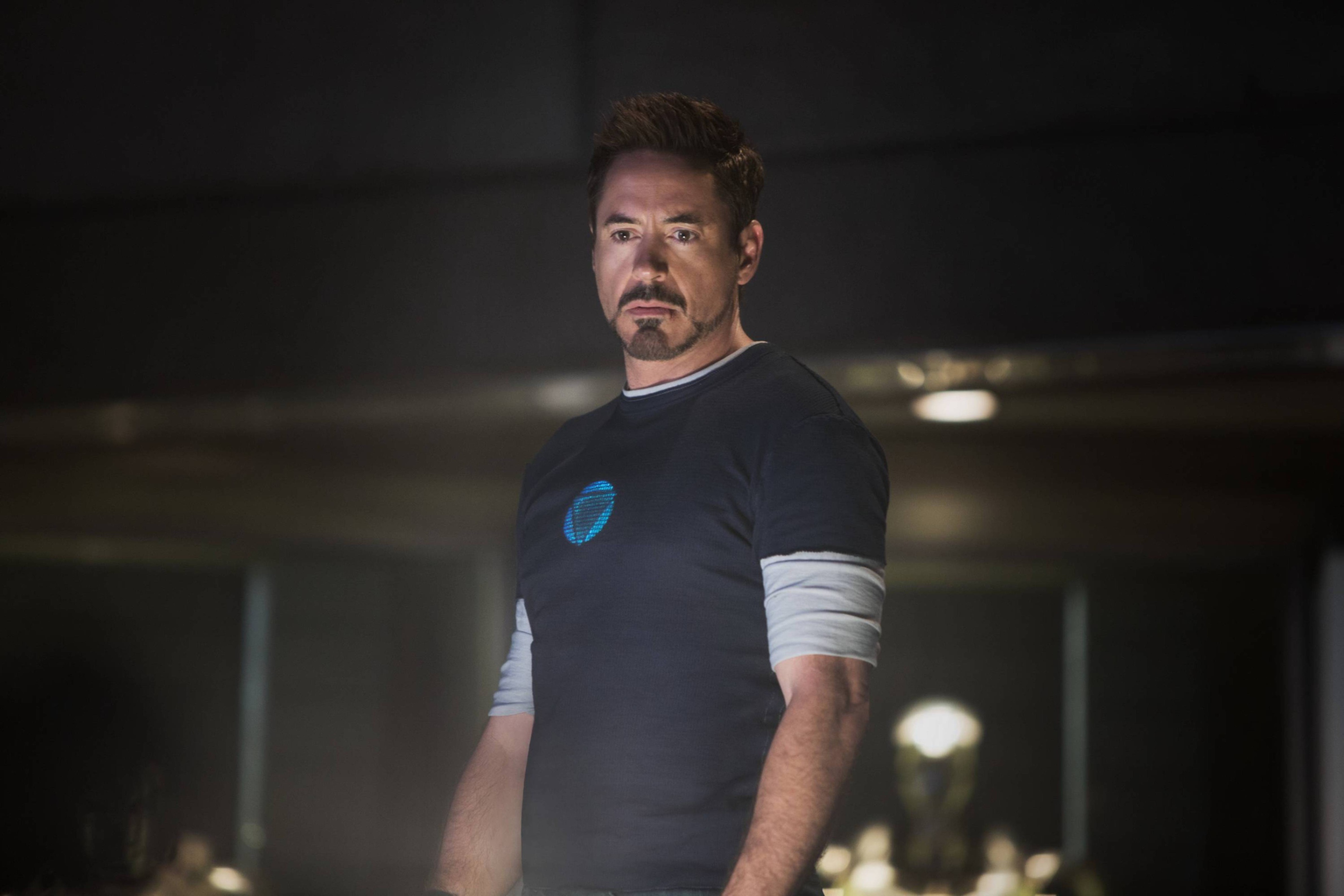Robert Downey Jr As Iron Man 3 wallpaper 2880x1920