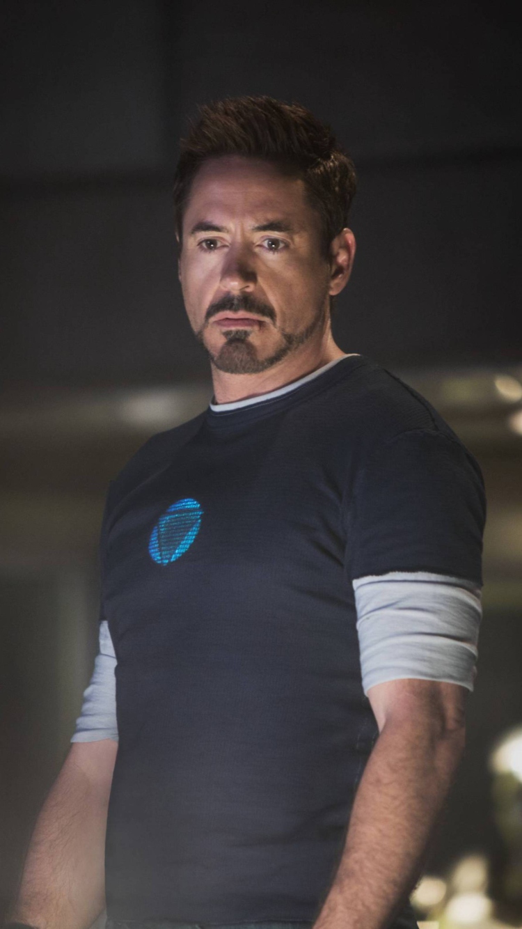 Sfondi Robert Downey Jr As Iron Man 3 750x1334