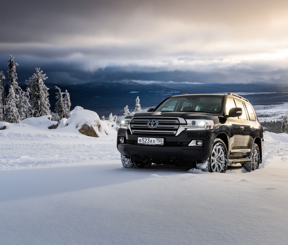 Screenshot №1 pro téma Toyota, Land Cruiser 200 in Snow 1200x1024