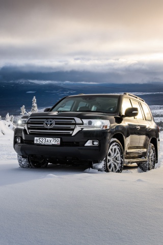 Das Toyota, Land Cruiser 200 in Snow Wallpaper 320x480