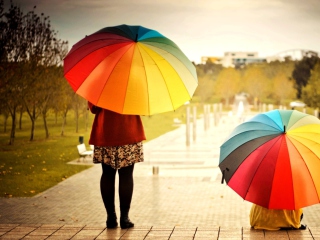 Fondo de pantalla Girl With Rainbow Umbrella 320x240