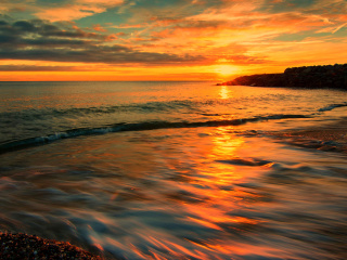 Das Italy Sunset on Tyrrhenian Sea Wallpaper 320x240