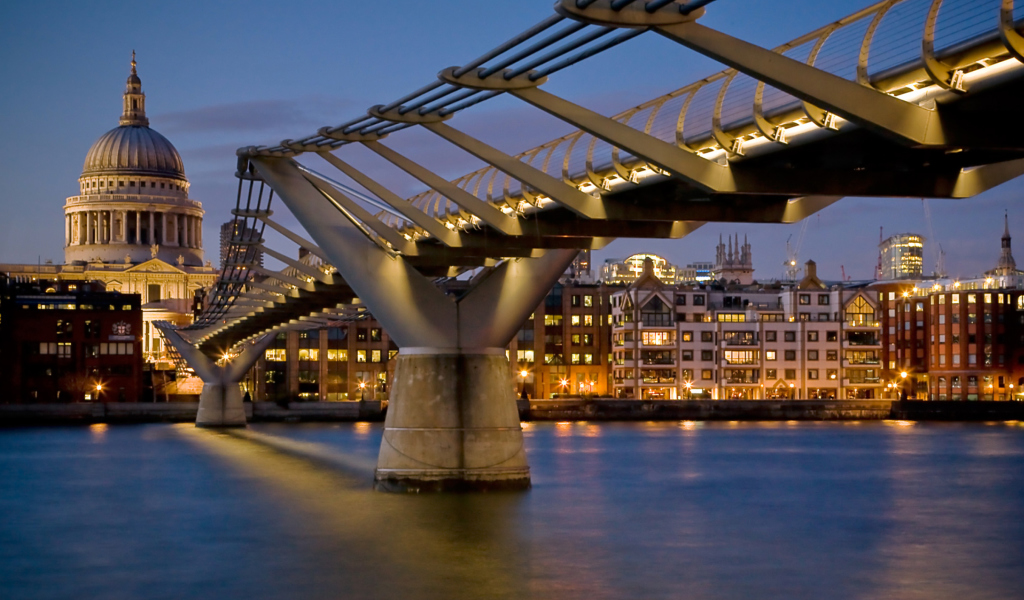 St Paul Cathedral And Millennium Bridge wallpaper 1024x600