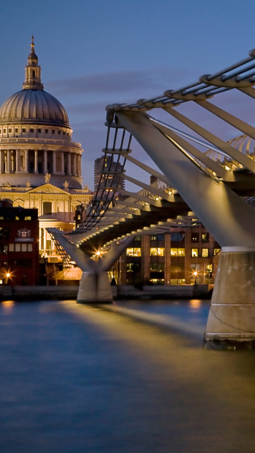 St Paul Cathedral And Millennium Bridge screenshot #1 1080x1920