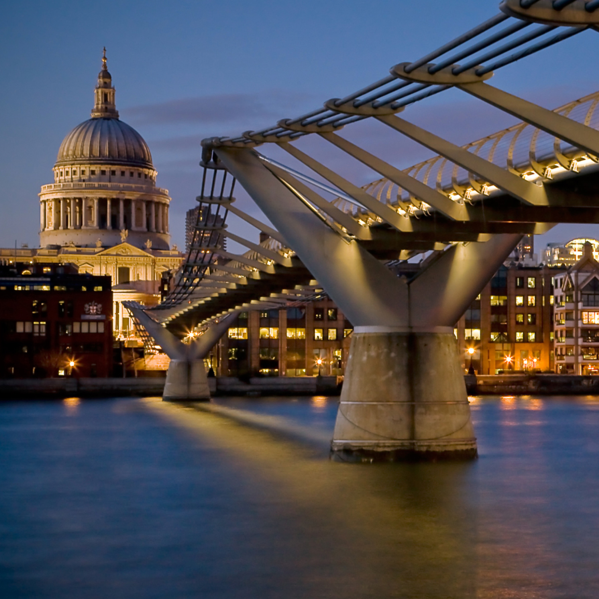 St Paul Cathedral And Millennium Bridge screenshot #1 2048x2048