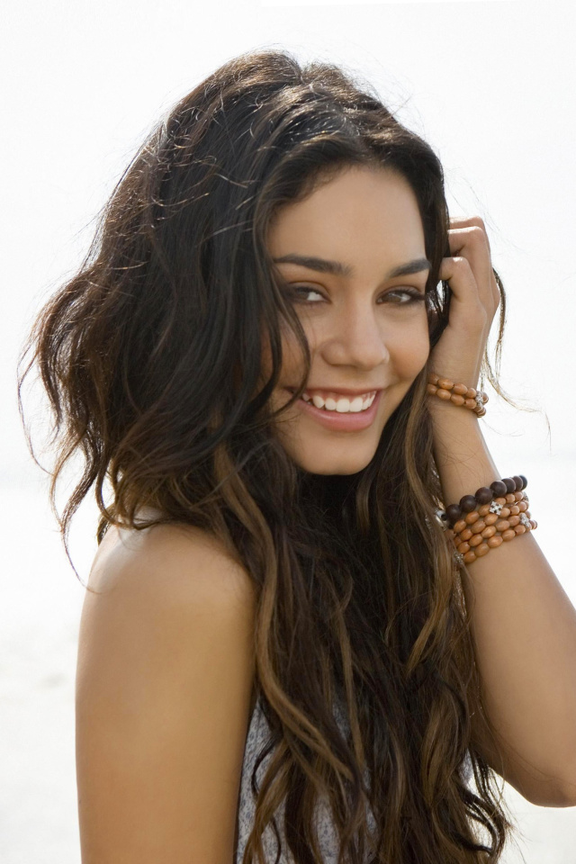 Das Vanessa Hudgens Wallpaper 640x960