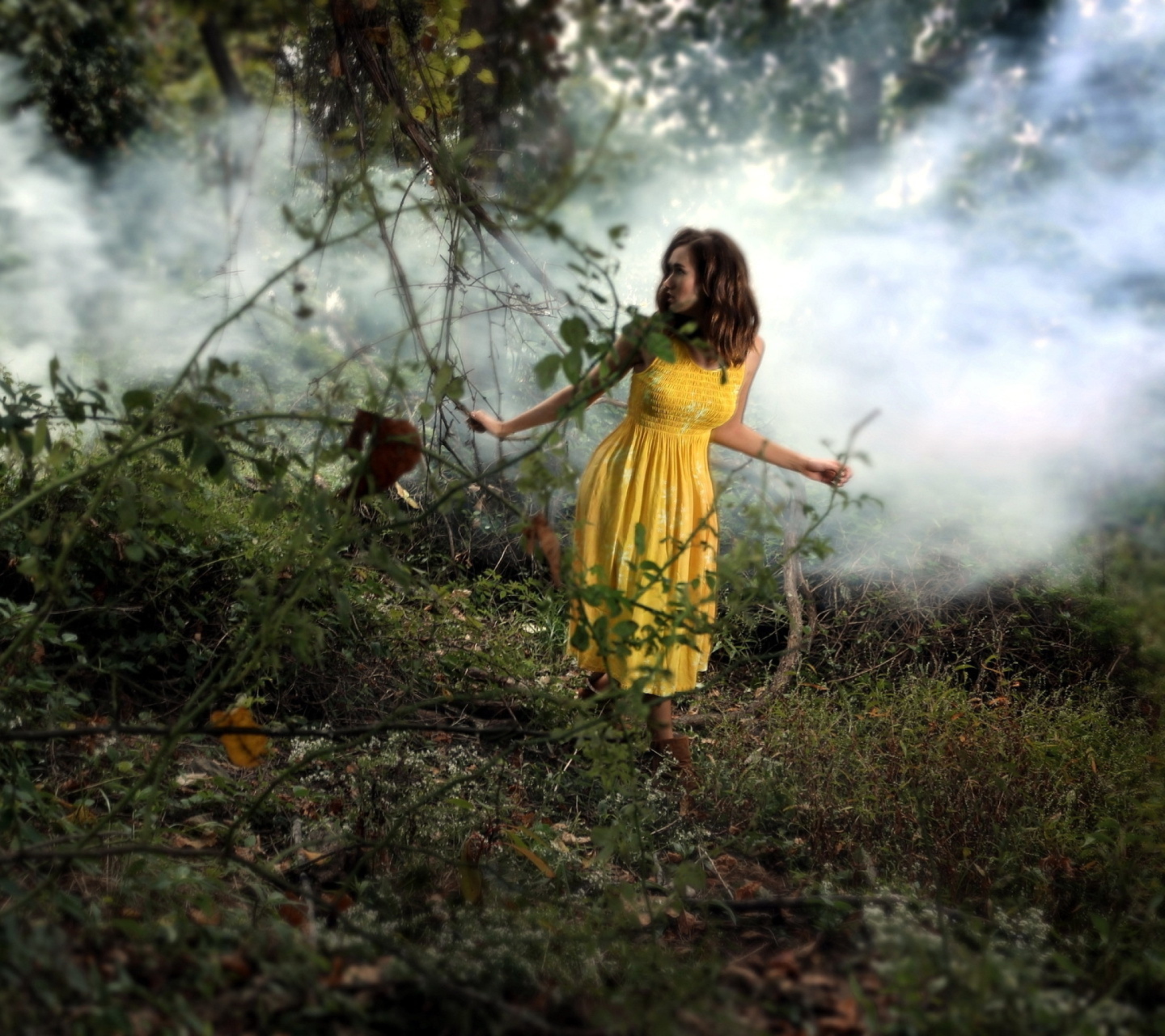 Girl In Yellow Dress screenshot #1 1440x1280