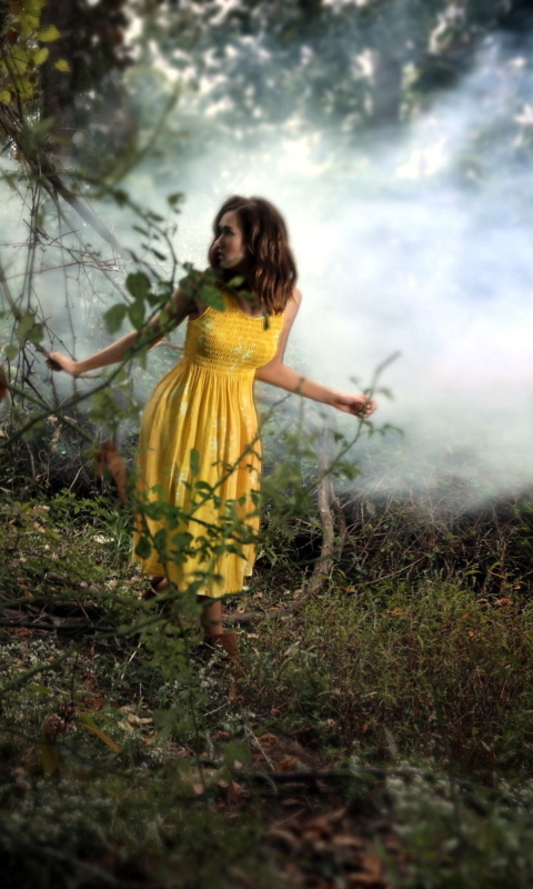 Girl In Yellow Dress wallpaper 480x800