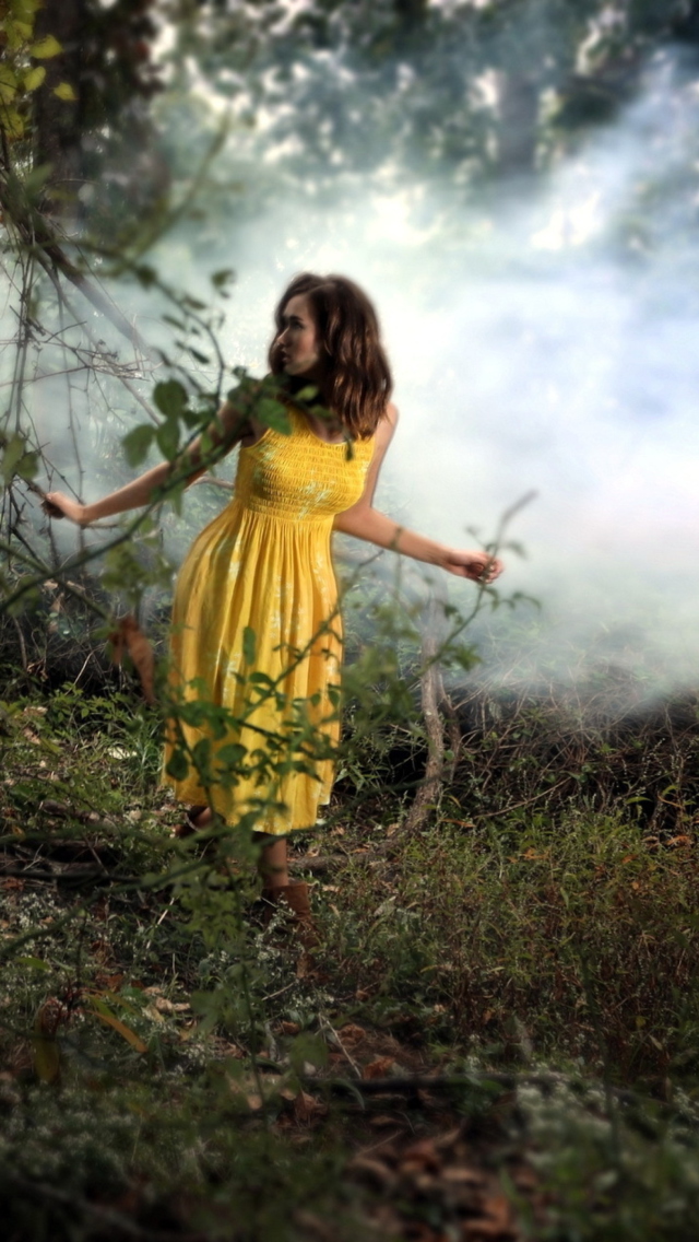 Das Girl In Yellow Dress Wallpaper 640x1136