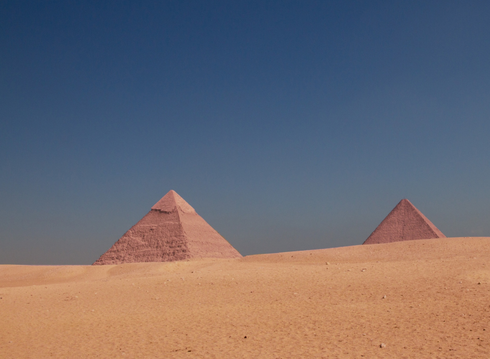 Pyramids screenshot #1 1920x1408