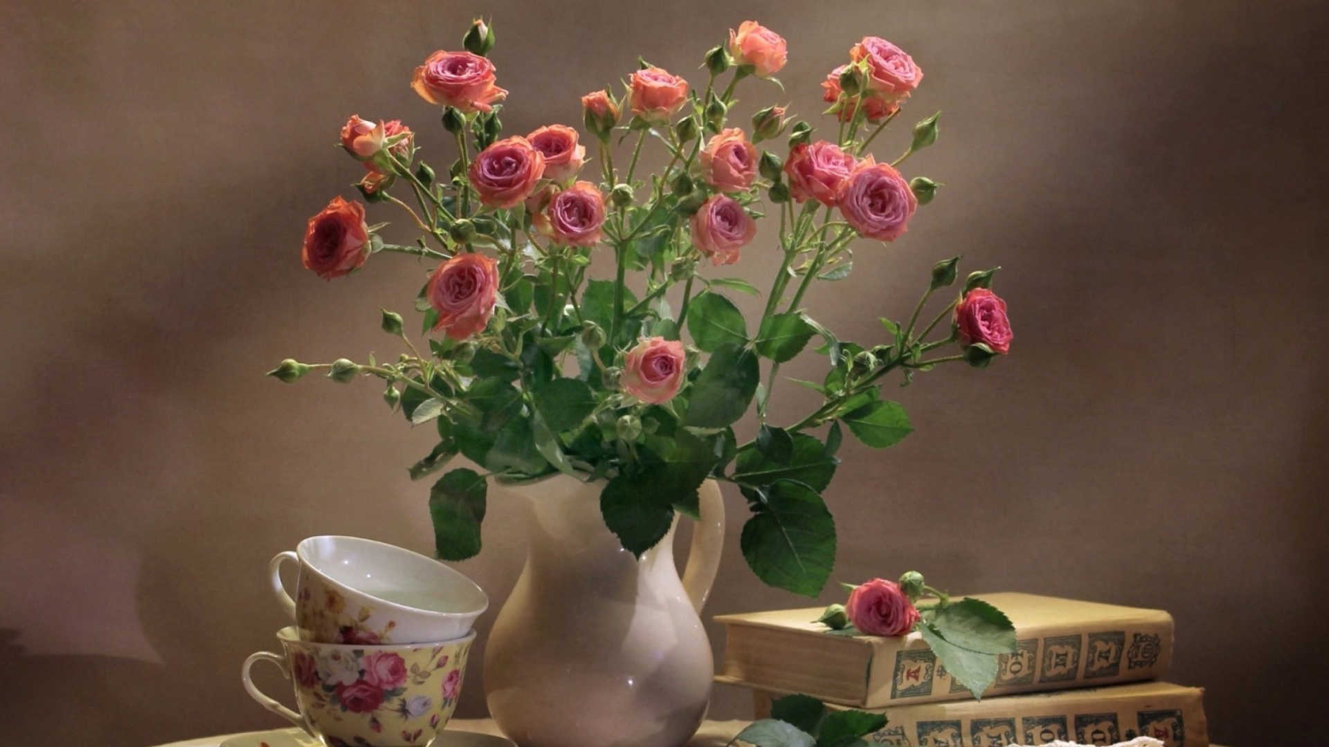 Das Still life of vintage books and roses Wallpaper 1920x1080