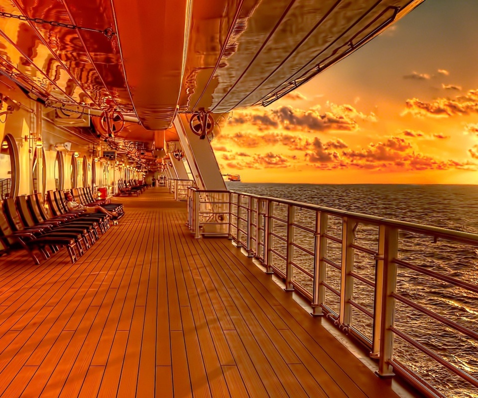 Sunset on posh cruise ship wallpaper 960x800