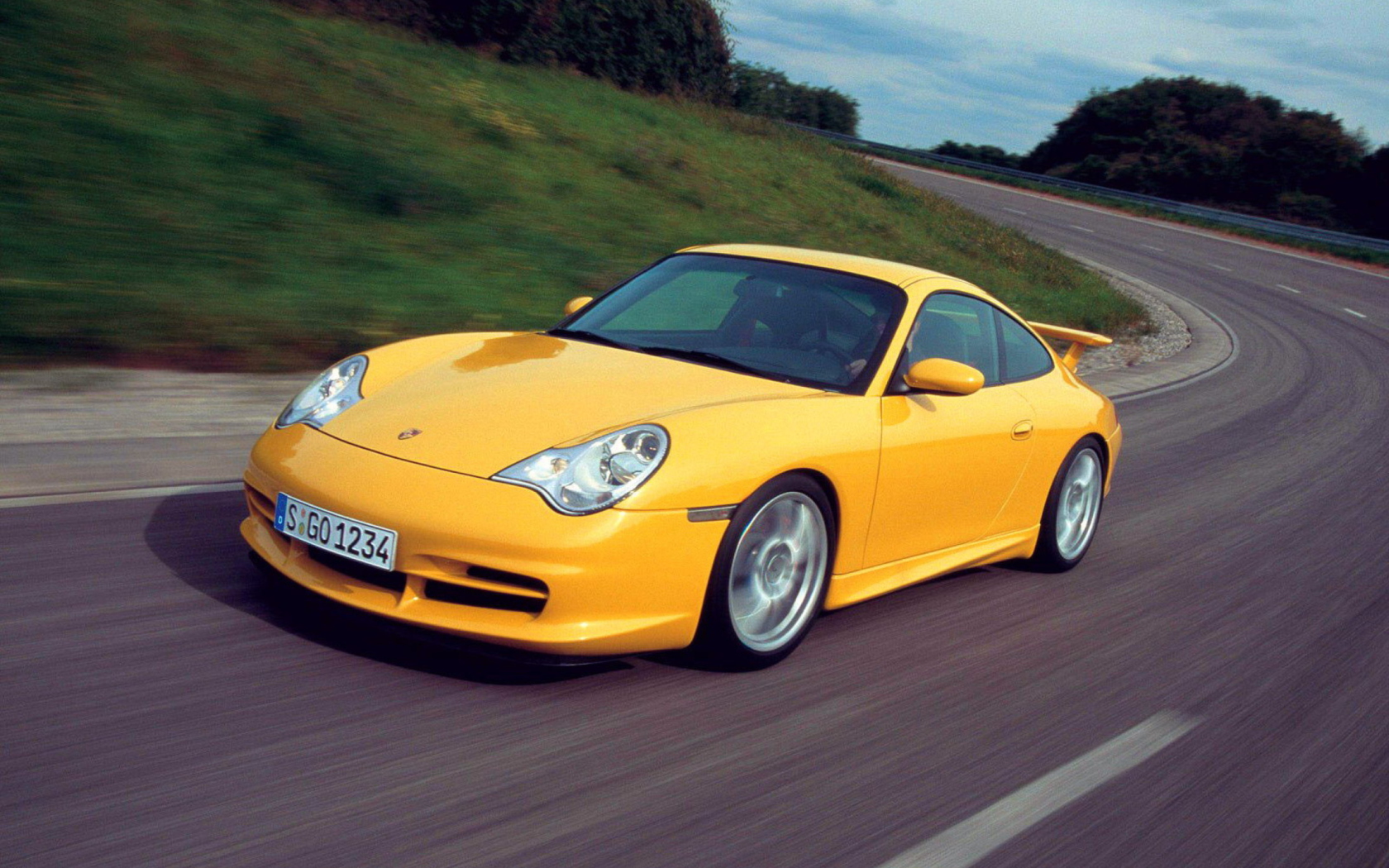 Screenshot №1 pro téma Yellow Porsche 1680x1050