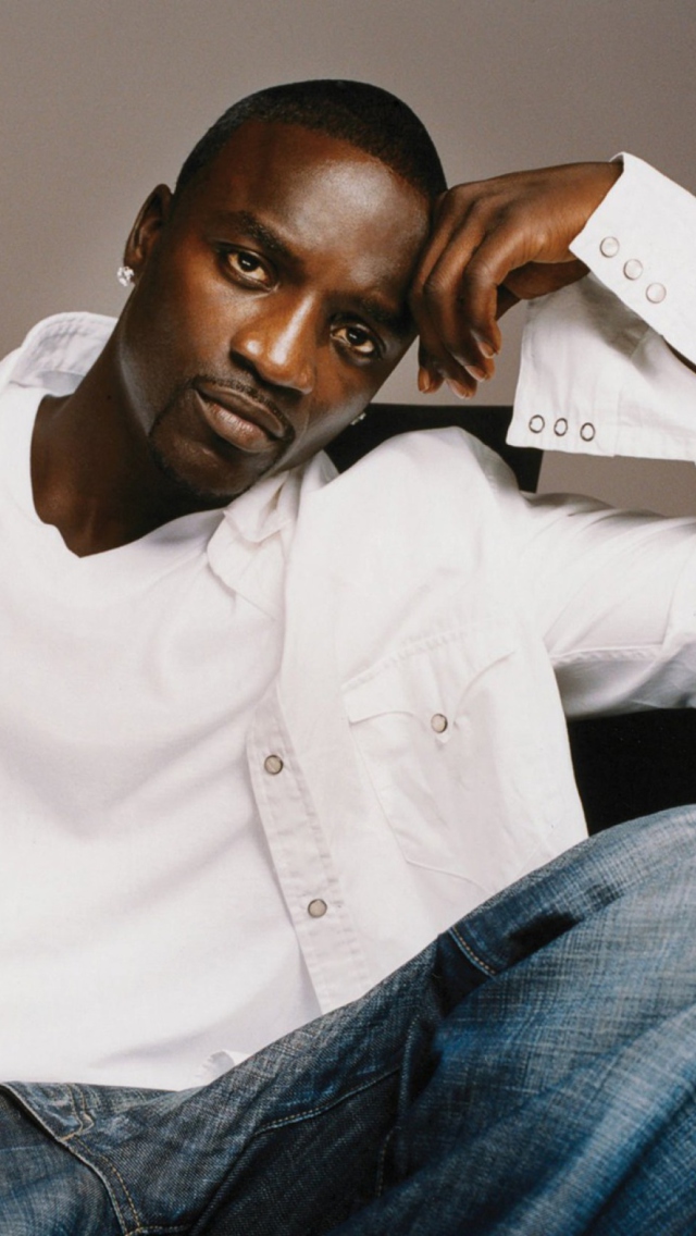 Akon screenshot #1 640x1136