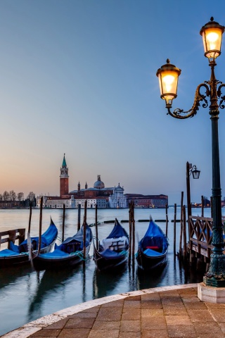 San Giorgio Maggiore, Island of Venice wallpaper 320x480