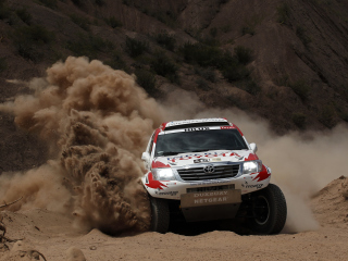 Обои Toyota - Rally In Dakar 320x240