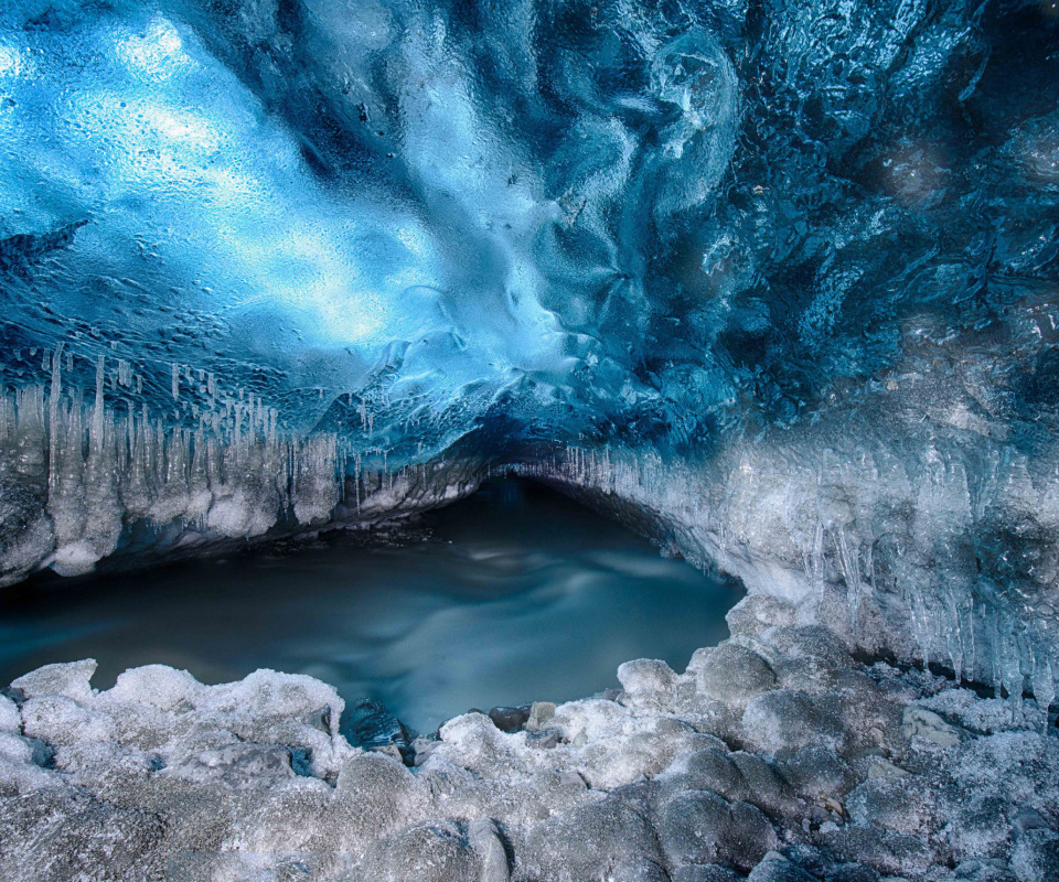 Fondo de pantalla Tunnel in Iceberg Cave 960x800