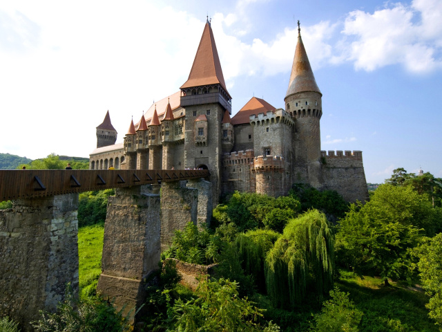 Fondo de pantalla Corvin Castle in Romania, Transylvania 640x480