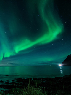 Fondo de pantalla Iceland Northern Lights 240x320