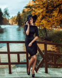 Das Fit Autumn Lady Wallpaper 128x160