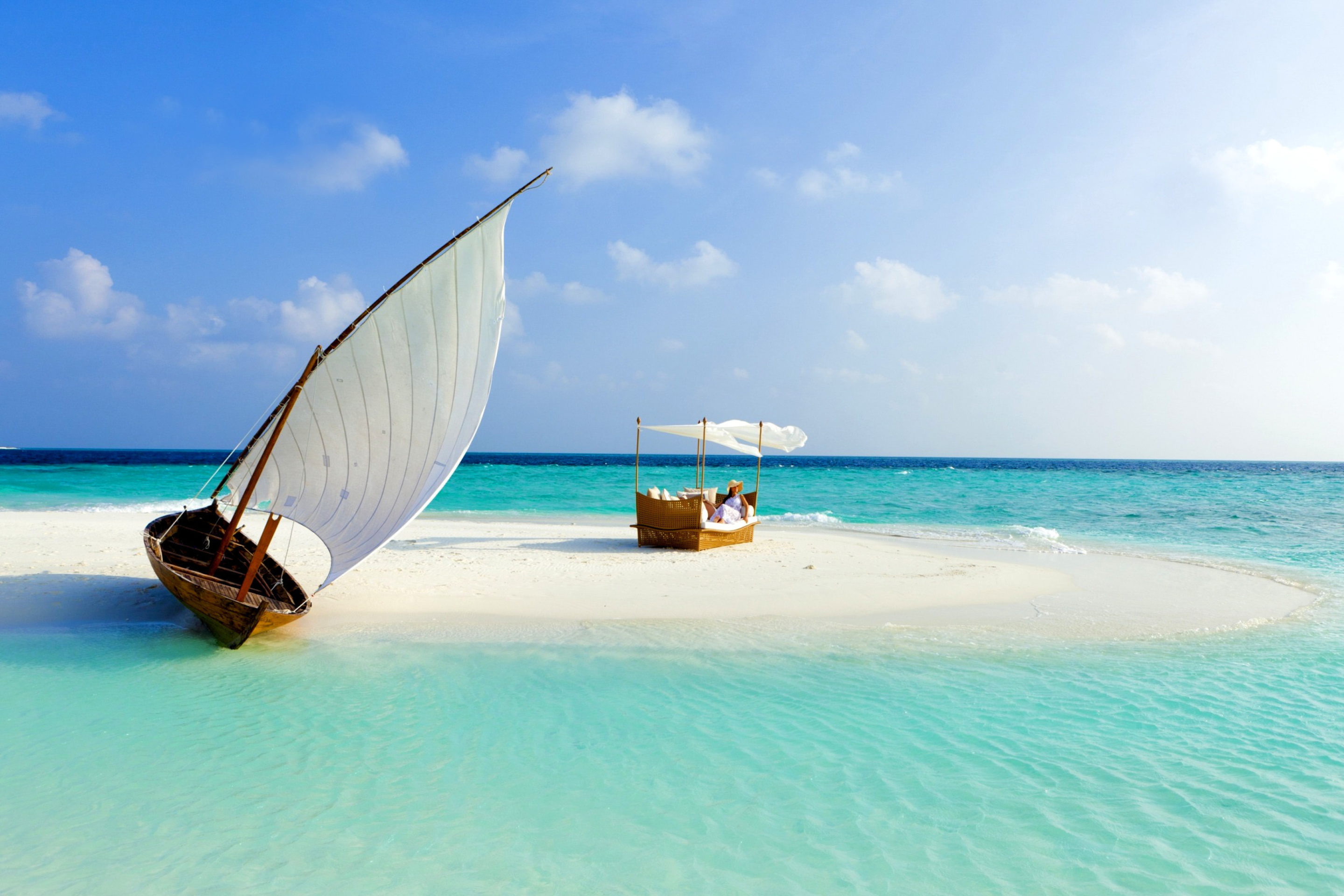 Screenshot №1 pro téma Beautiful beach leisure on Maldives 2880x1920