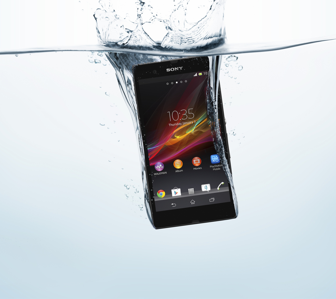 Обои Sony Xperia Z In Water Test 1080x960