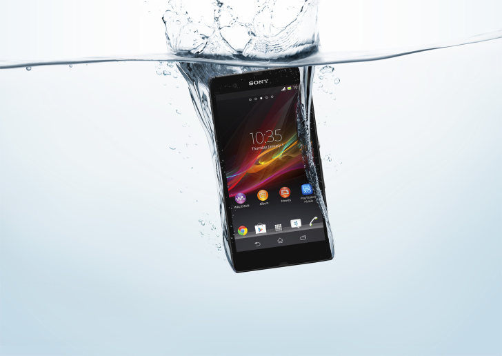 Обои Sony Xperia Z In Water Test