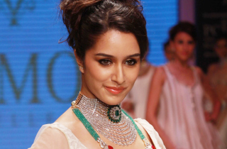 Free Shraddha Kapoor Picture for Android, iPhone and iPad