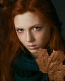 Sfondi Autumn Girl Portrait 128x160