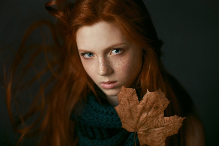 Обои Autumn Girl Portrait