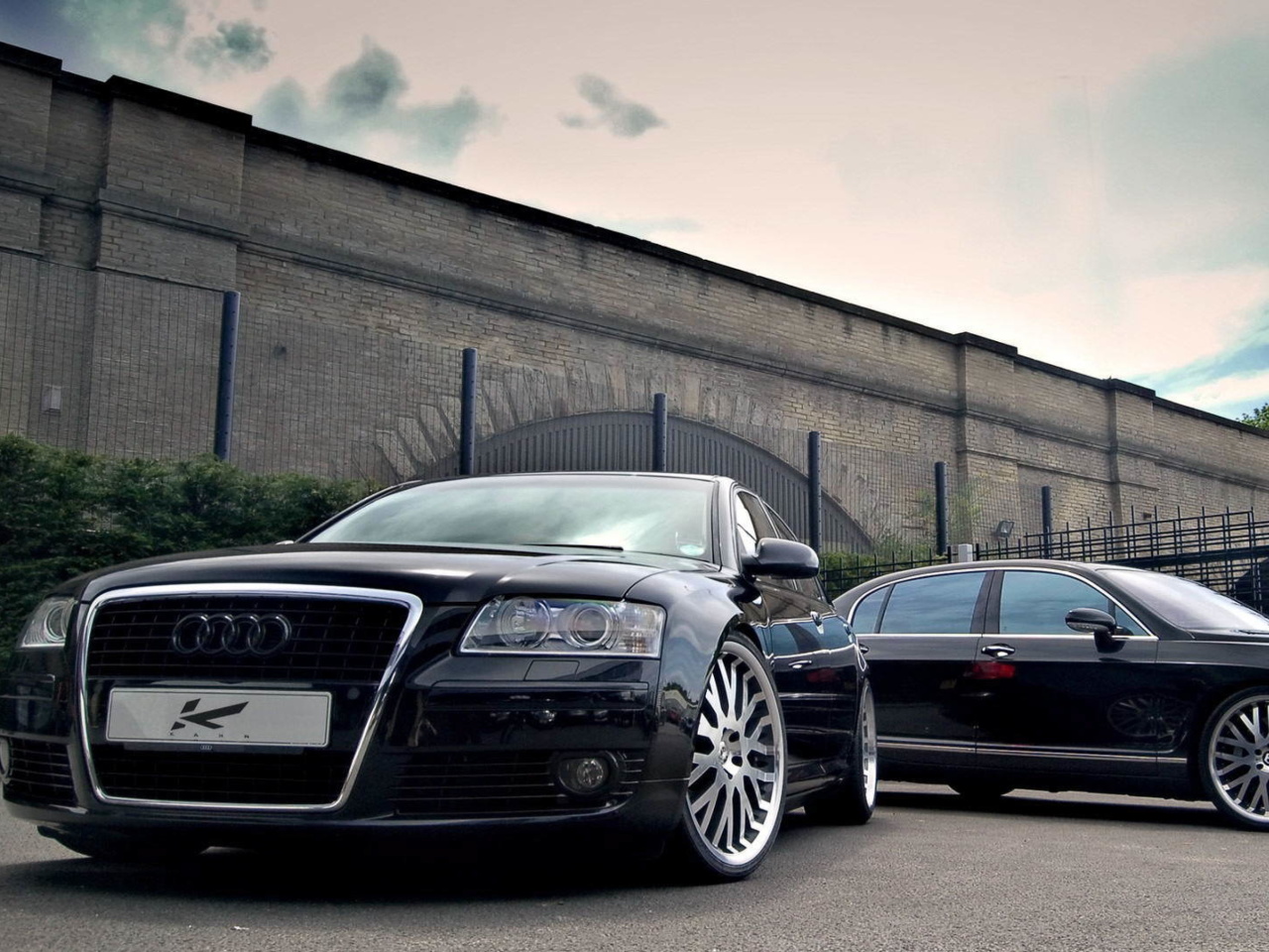 Fondo de pantalla Audi A8 and Bentley, One Platform 1280x960
