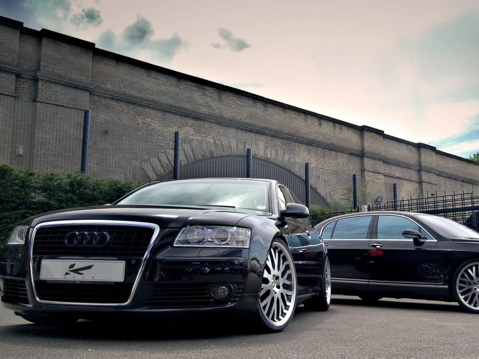 Fondo de pantalla Audi A8 and Bentley, One Platform 1600x1200