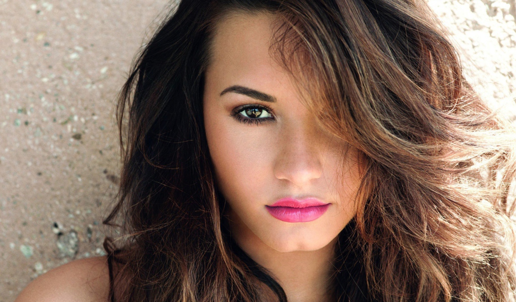 Das Demi Lovato Pink Lips Wallpaper 1024x600