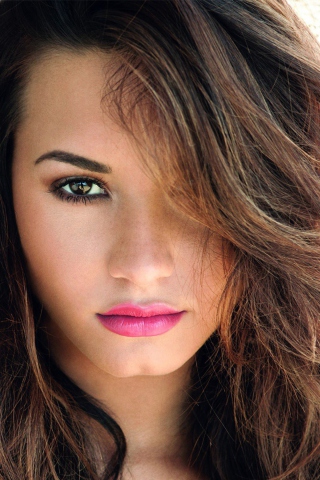 Обои Demi Lovato Pink Lips 320x480
